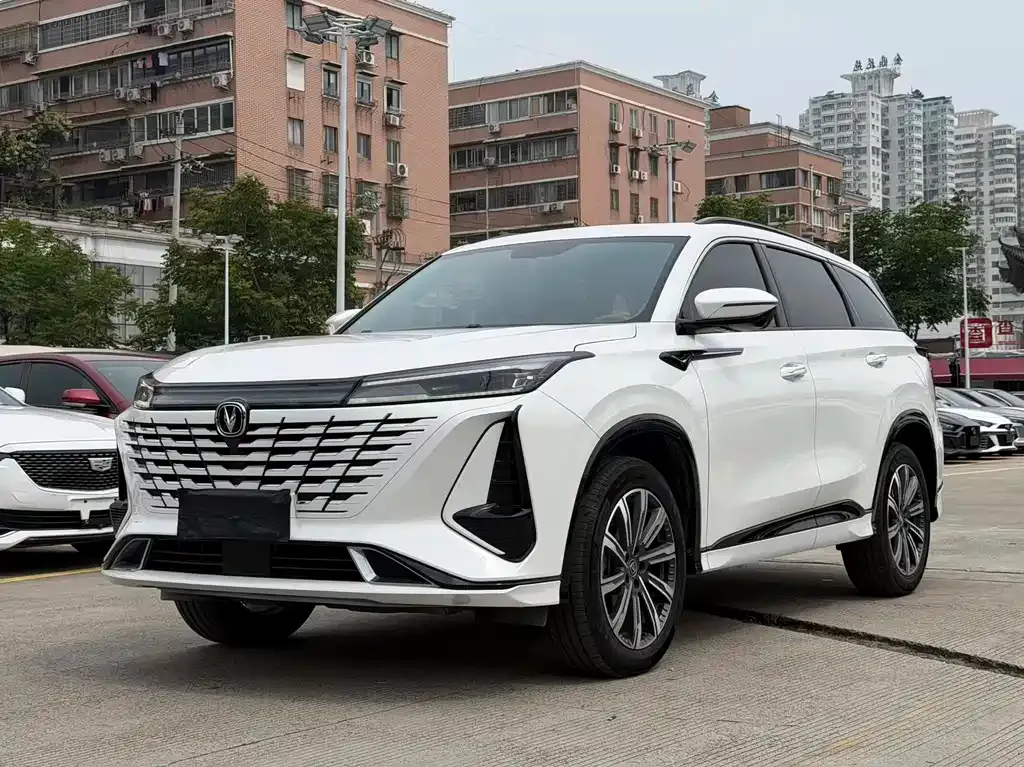 Changan CS75PLUS — фото 1