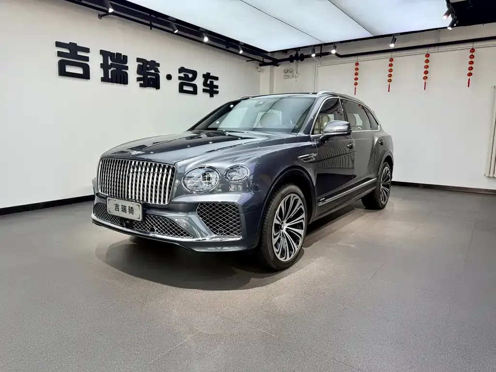 Bentley Bentayga — фото 1