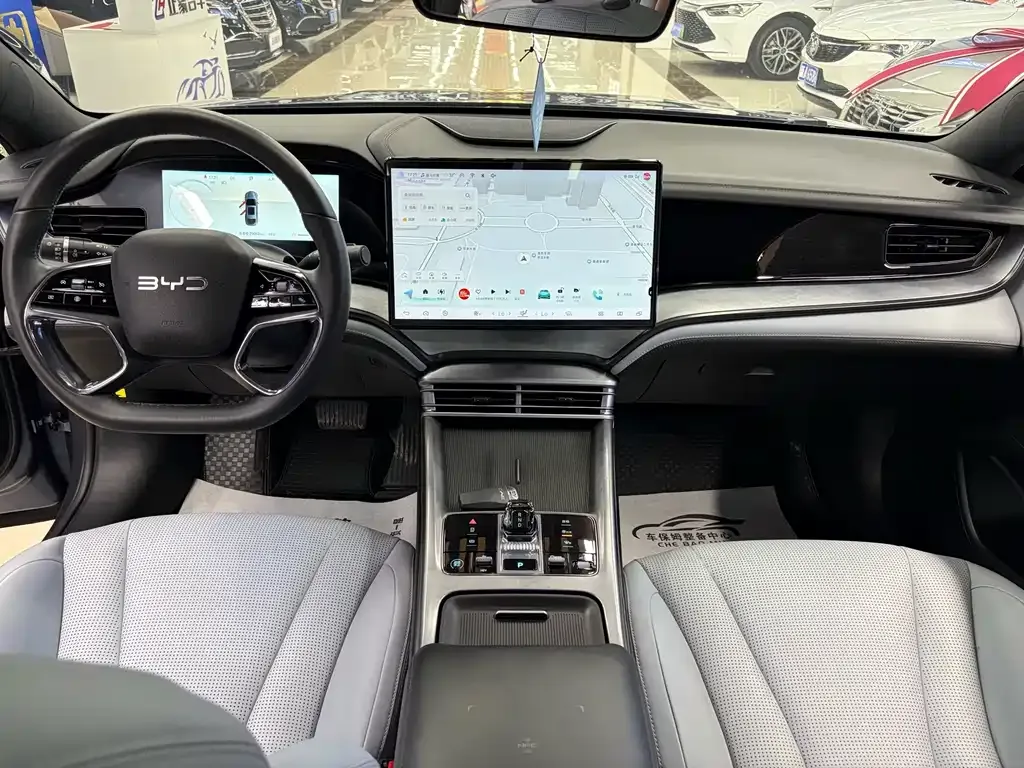 BYD Seal — фото 10