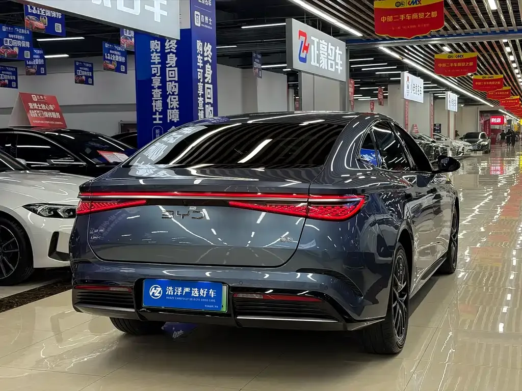 BYD Seal — фото 8