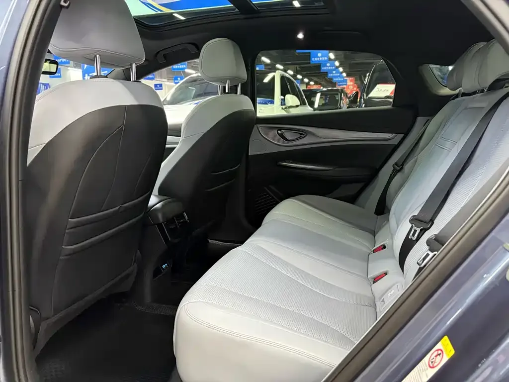 BYD Seal — фото 4