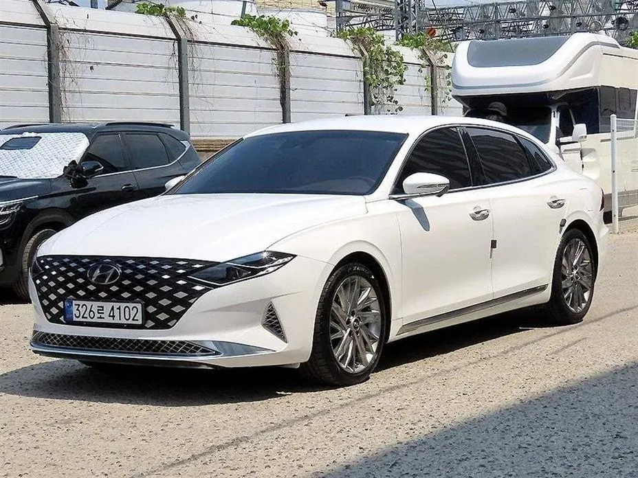 Hyundai Grandeur — фото 1