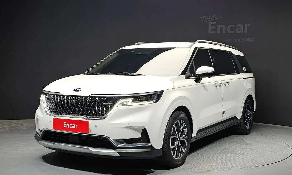 Kia Carnival — фото 1