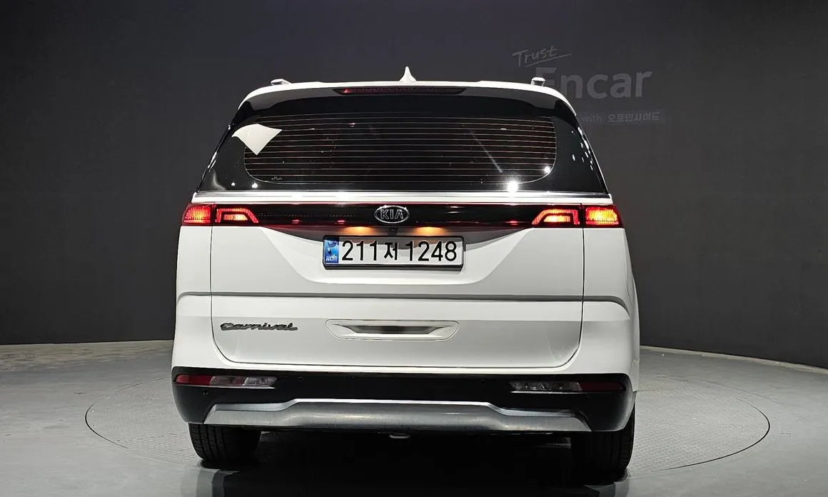 Kia Carnival — фото 6