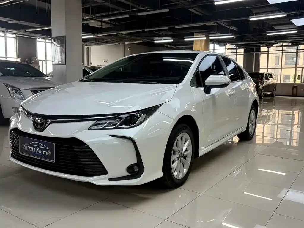 Toyota Corolla — фото 1