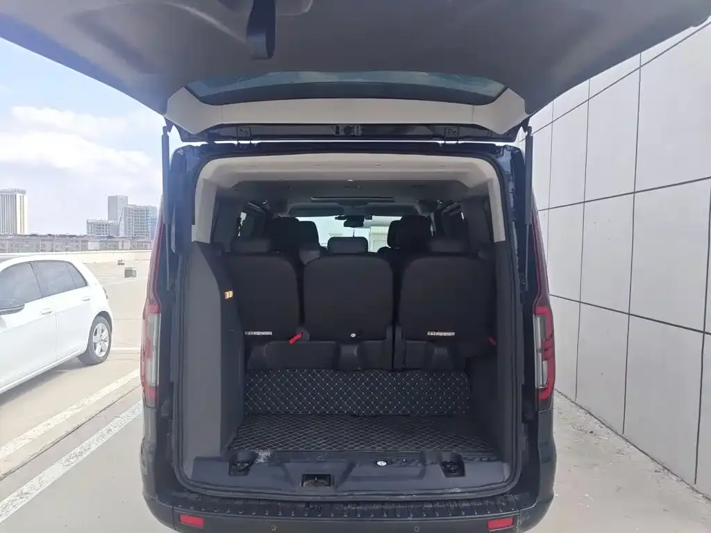 Ford Tourneo — фото 6