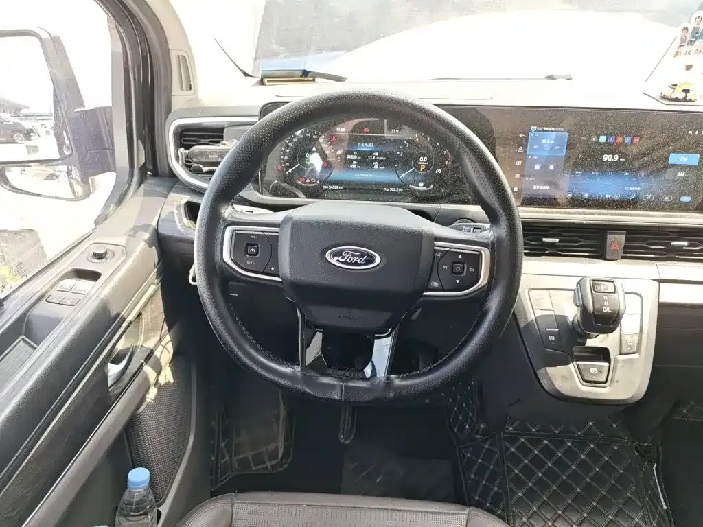 Ford Tourneo — фото 9