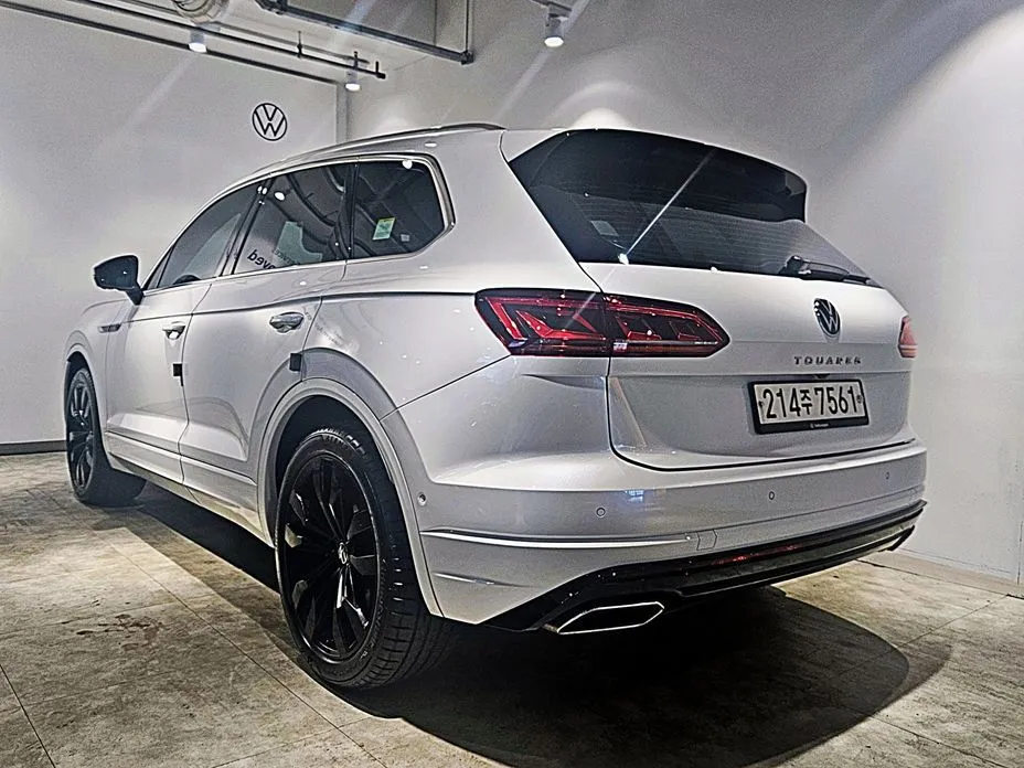 Volkswagen Touareg — фото 7