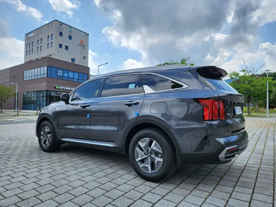 Kia Sorento — фото 9