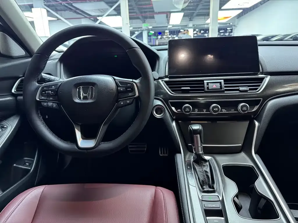 Honda Accord — фото 9