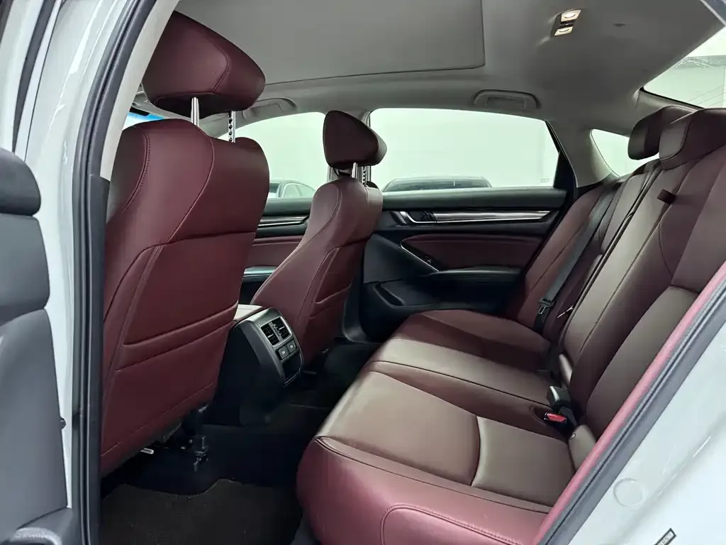 Honda Accord — фото 3
