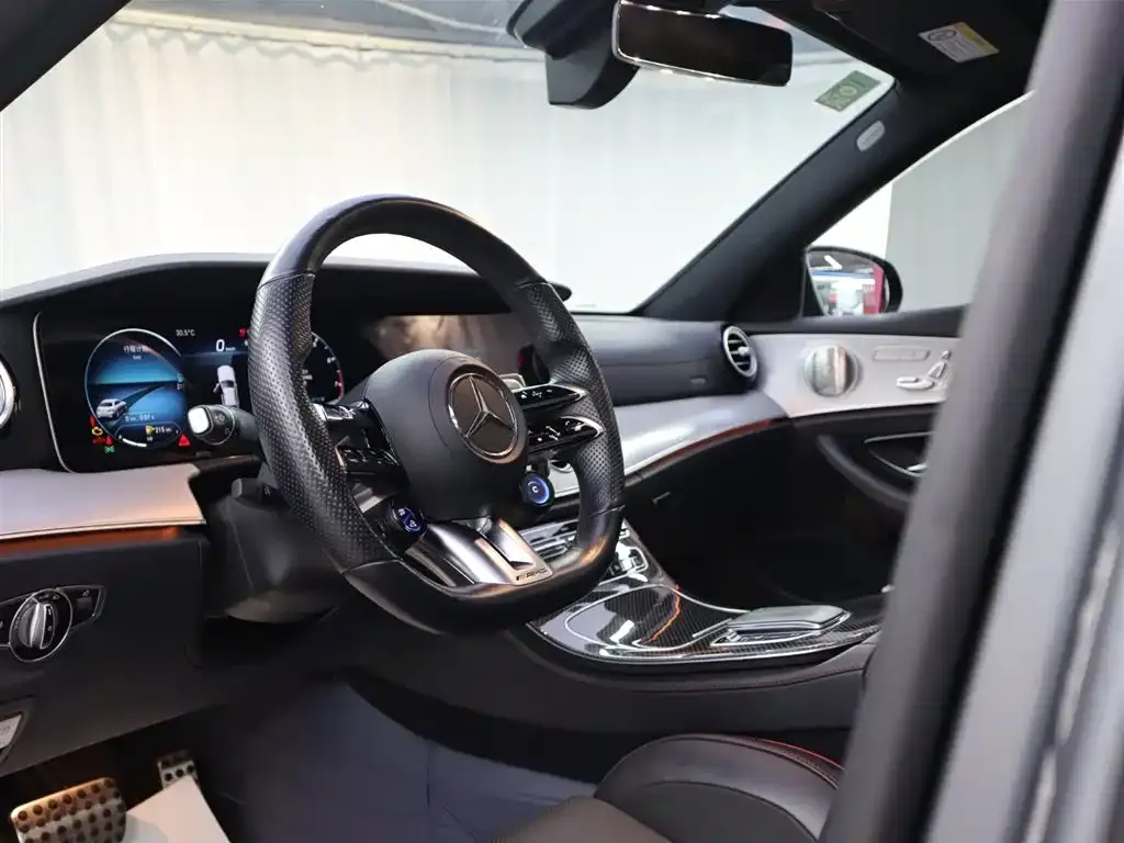Mercedes-Benz E-Class AMG — фото 5