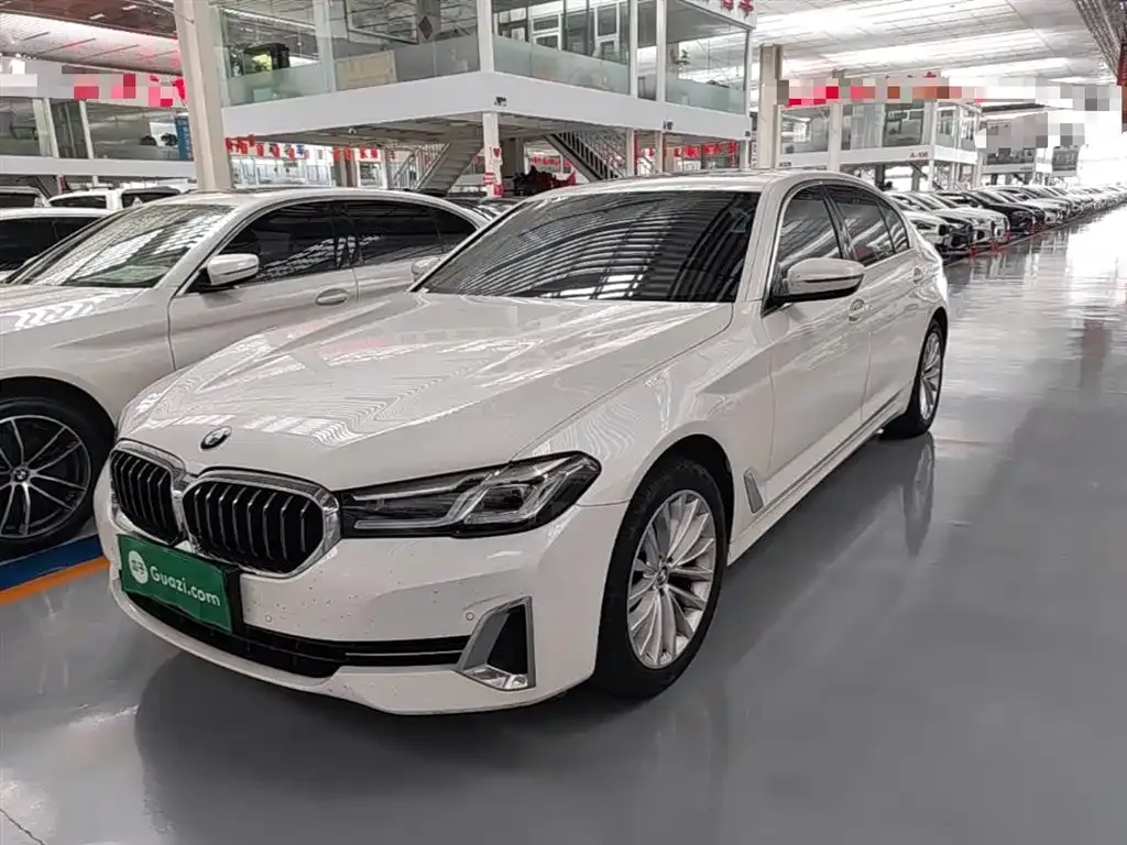 BMW 5 Series — фото 1