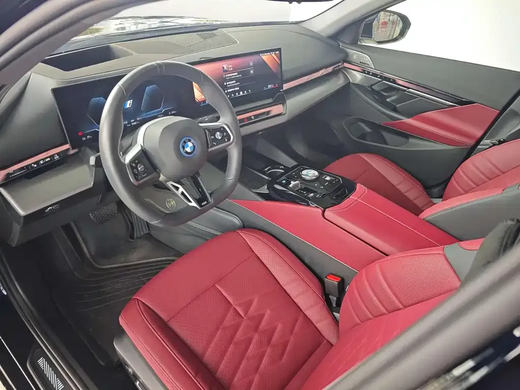 BMW i5 — фото 10