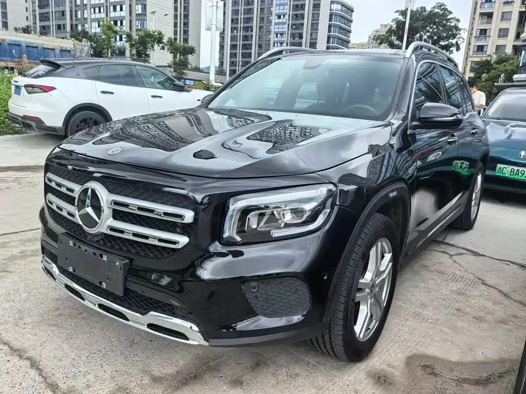 Mercedes-Benz GLB — фото 1