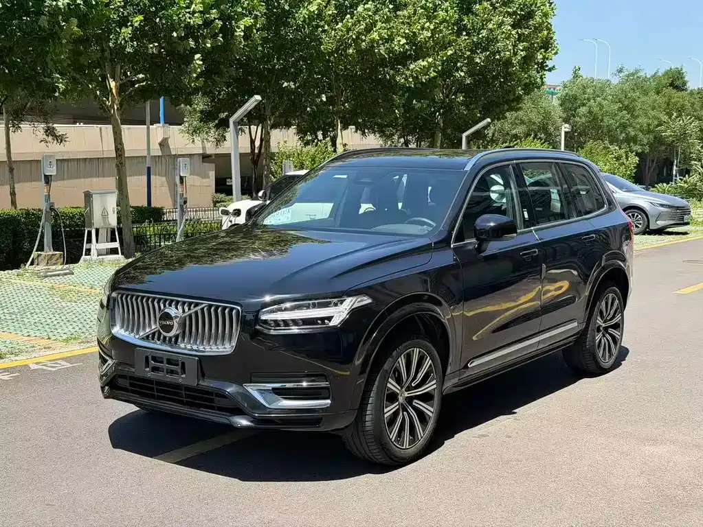 Volvo XC90 — фото 1