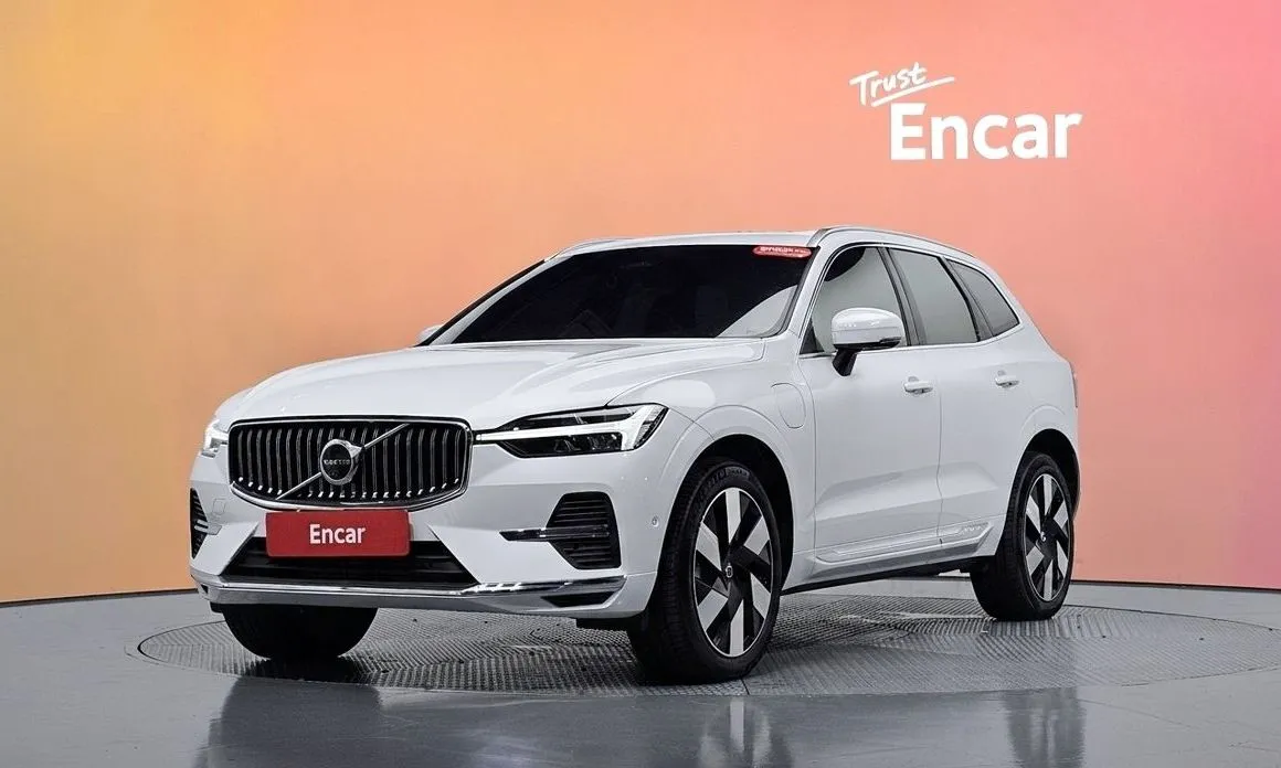 Volvo XC60 — фото 1