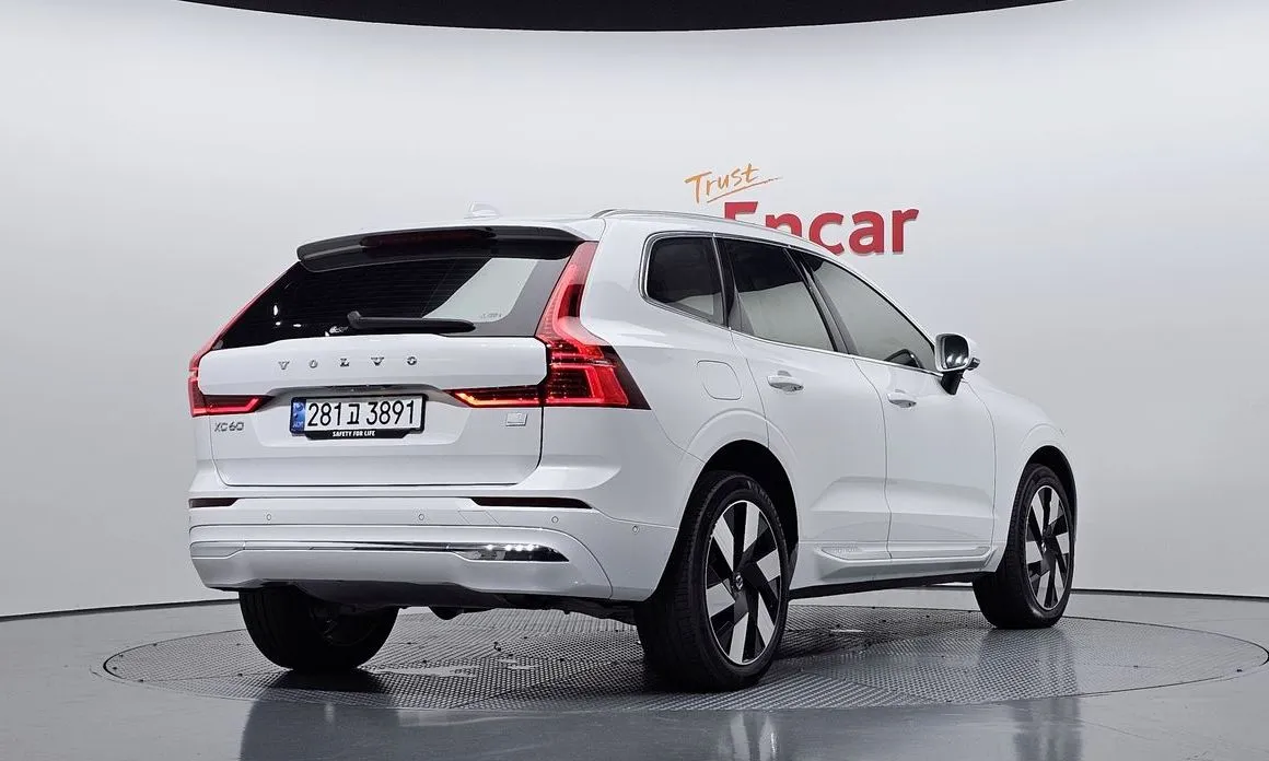 Volvo XC60 — фото 3