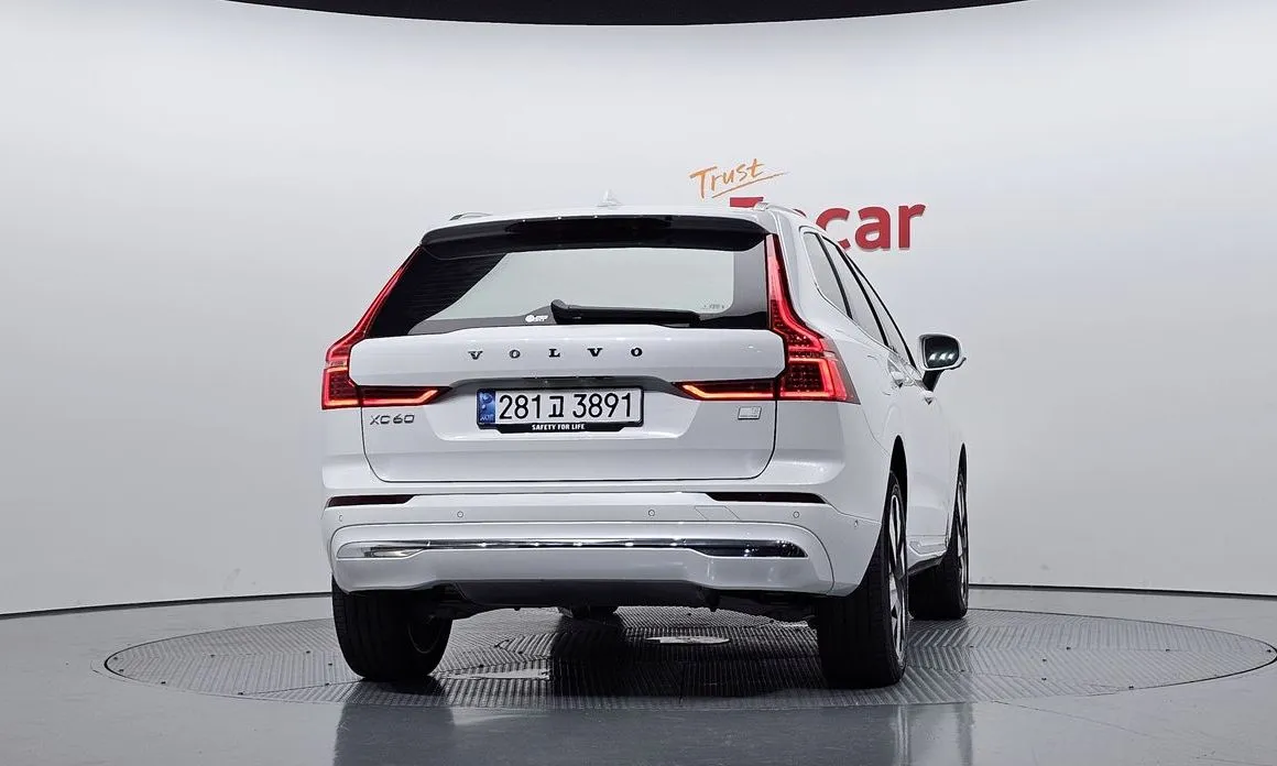 Volvo XC60 — фото 2