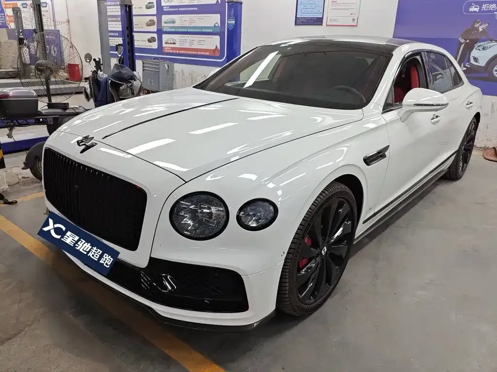 Bentley Flying Spur — фото 1