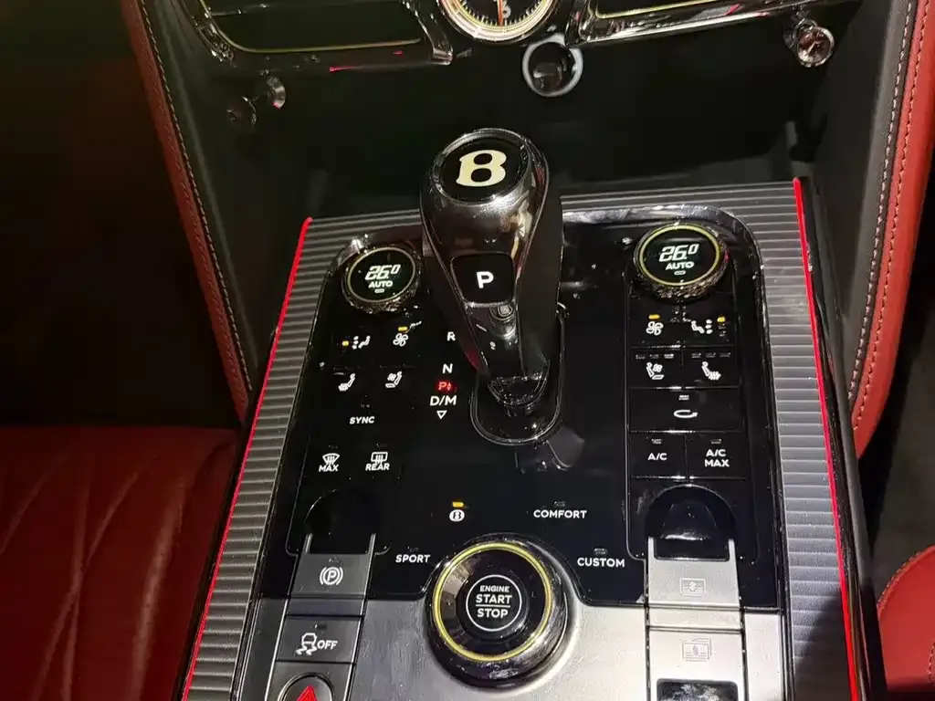 Bentley Flying Spur — фото 2