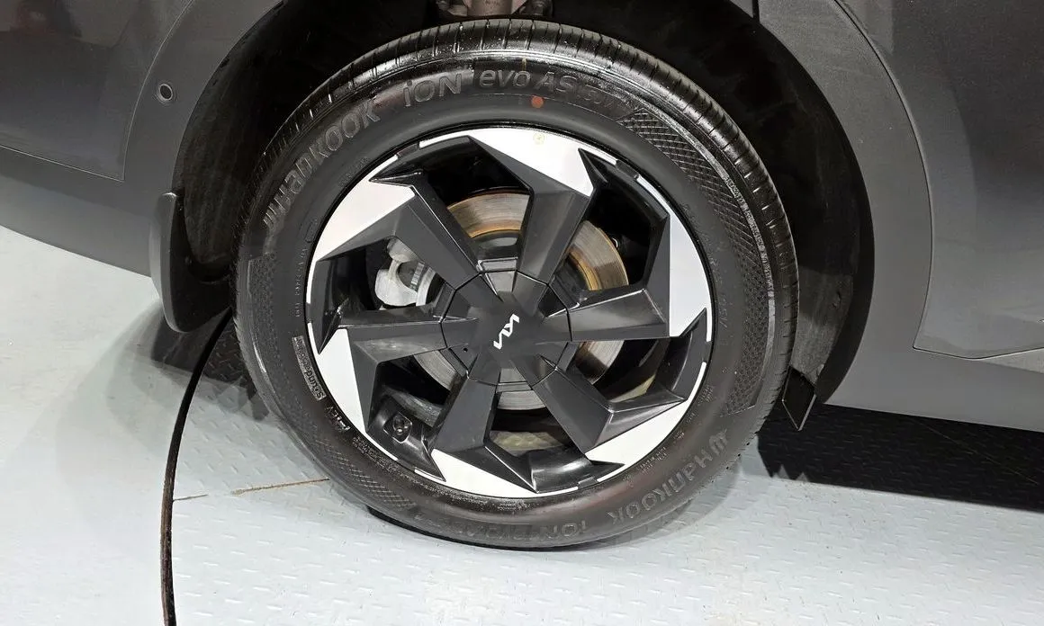 Kia Sorento — фото 6