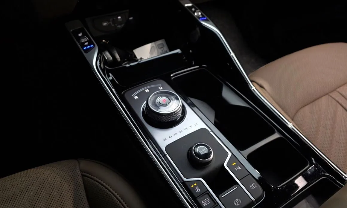 Kia Sorento — фото 10