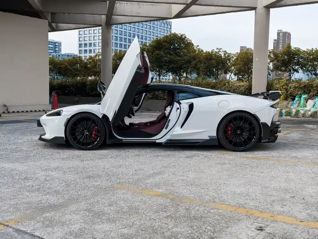 McLaren GT — фото 4