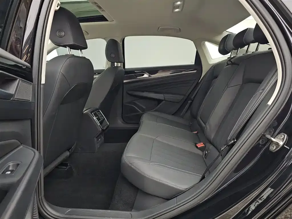 Volkswagen Passat — фото 2