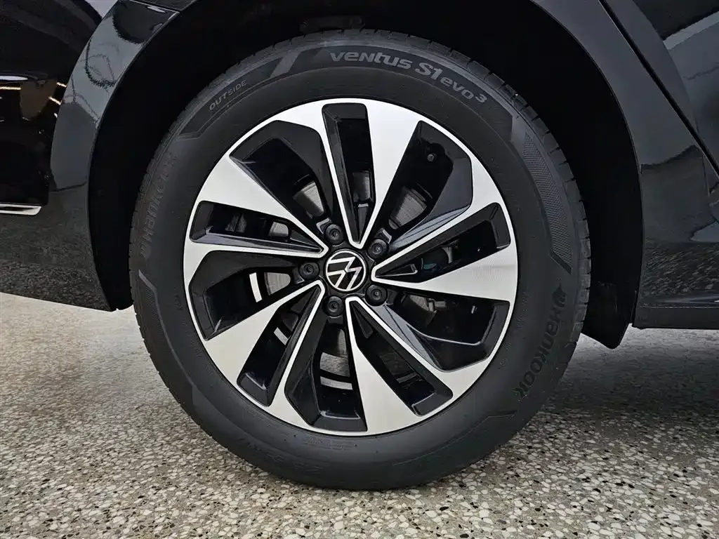 Volkswagen Passat — фото 6