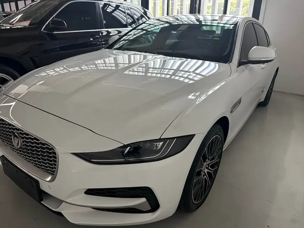 Jaguar XEL — фото 1