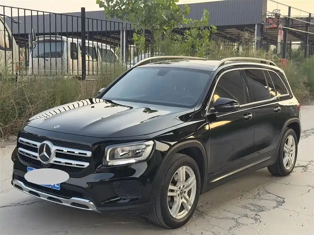 Mercedes-Benz GLB — фото 1