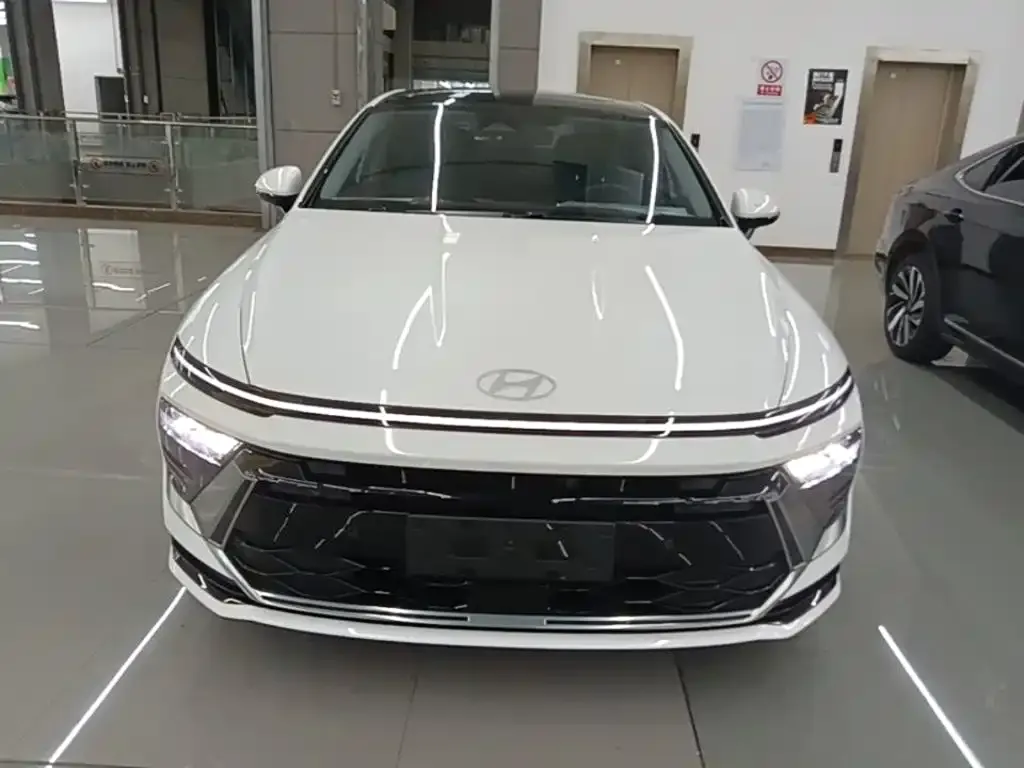 Hyundai Sonata — фото 10