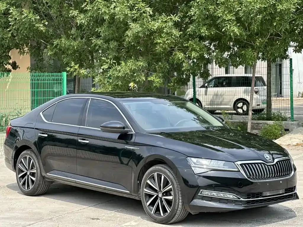 Skoda Superb — фото 4