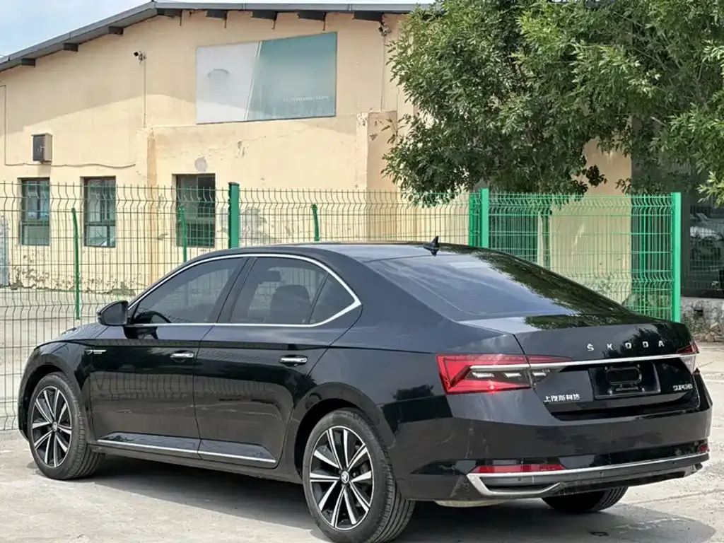 Skoda Superb — фото 6