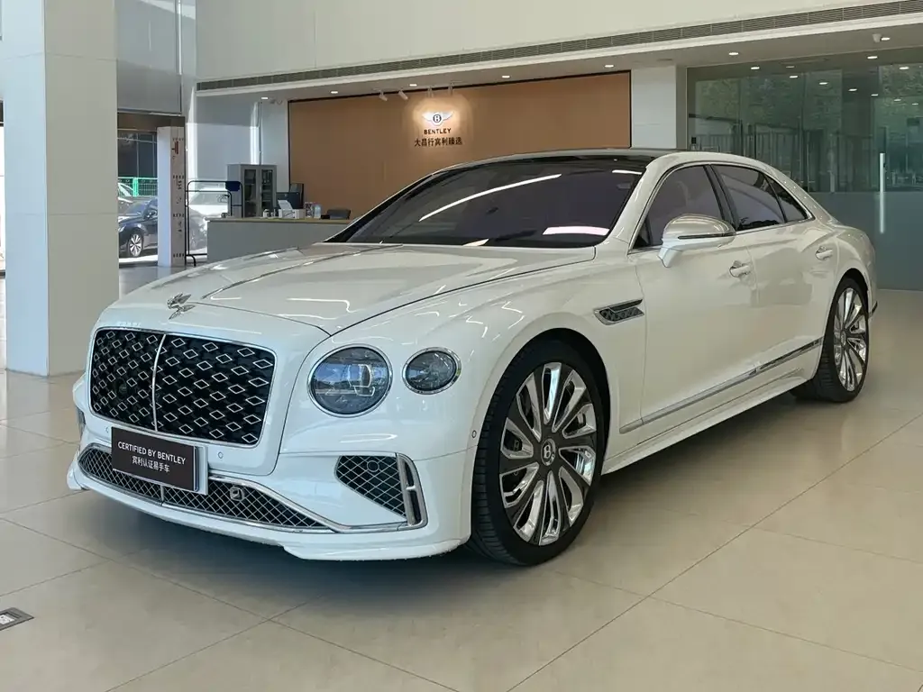 Bentley Flying Spur — фото 1