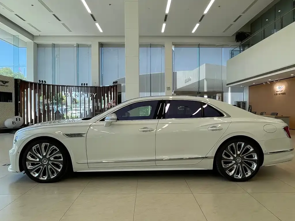 Bentley Flying Spur — фото 5