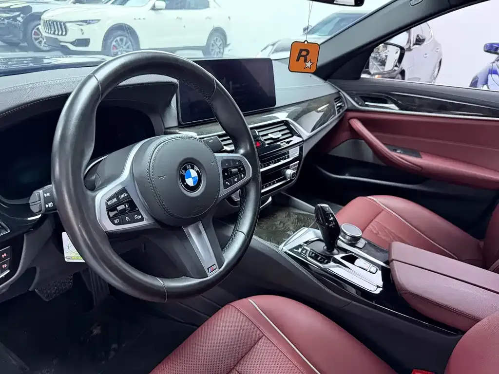 BMW 5 Series — фото 4