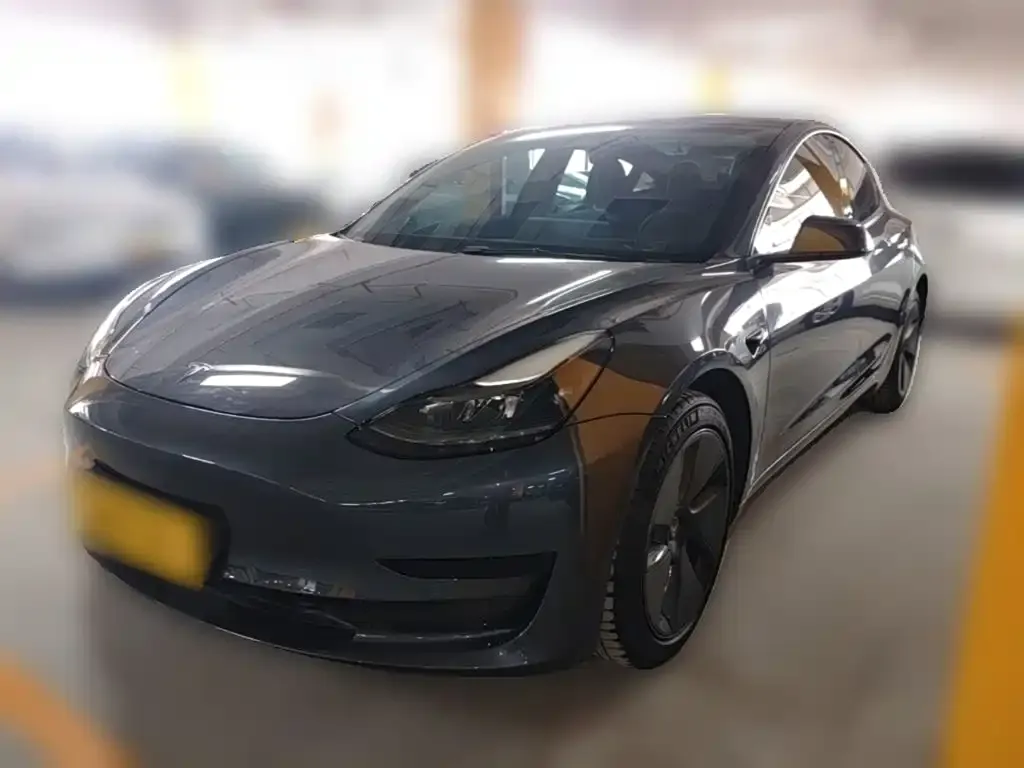 Tesla Model 3 — фото 1