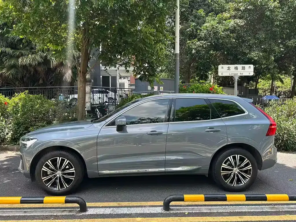 Volvo XC60 — фото 7