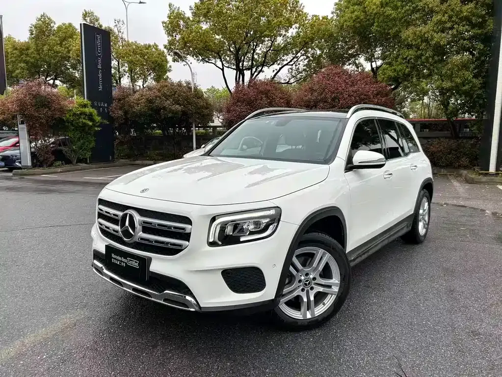 Mercedes-Benz GLB — фото 1
