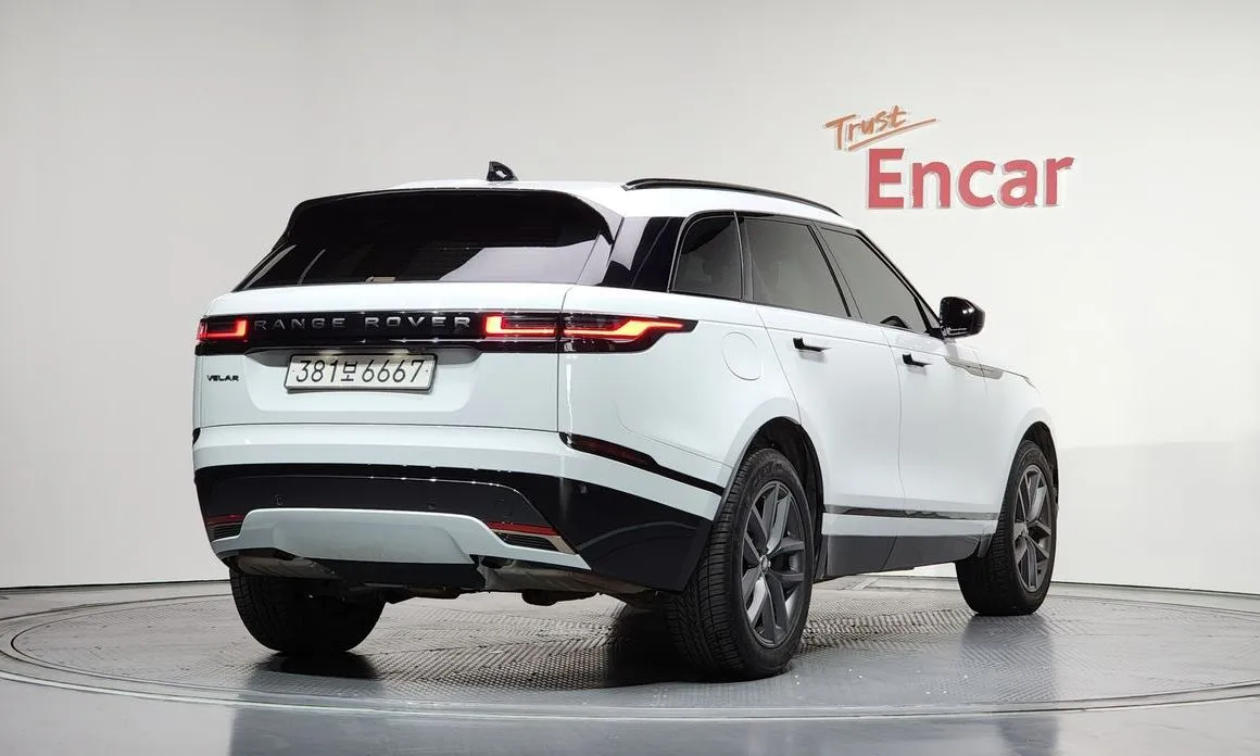 Land Rover Range Rover Velar — фото 9