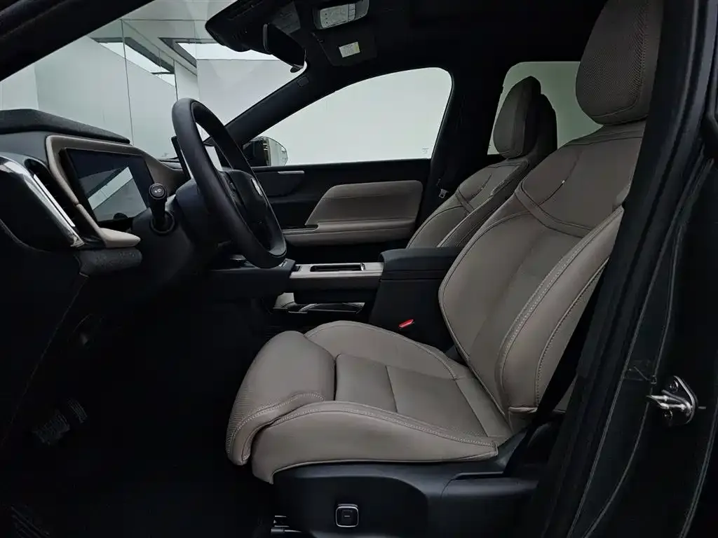 Volvo XC70 Plug-in Hybrid — фото 4