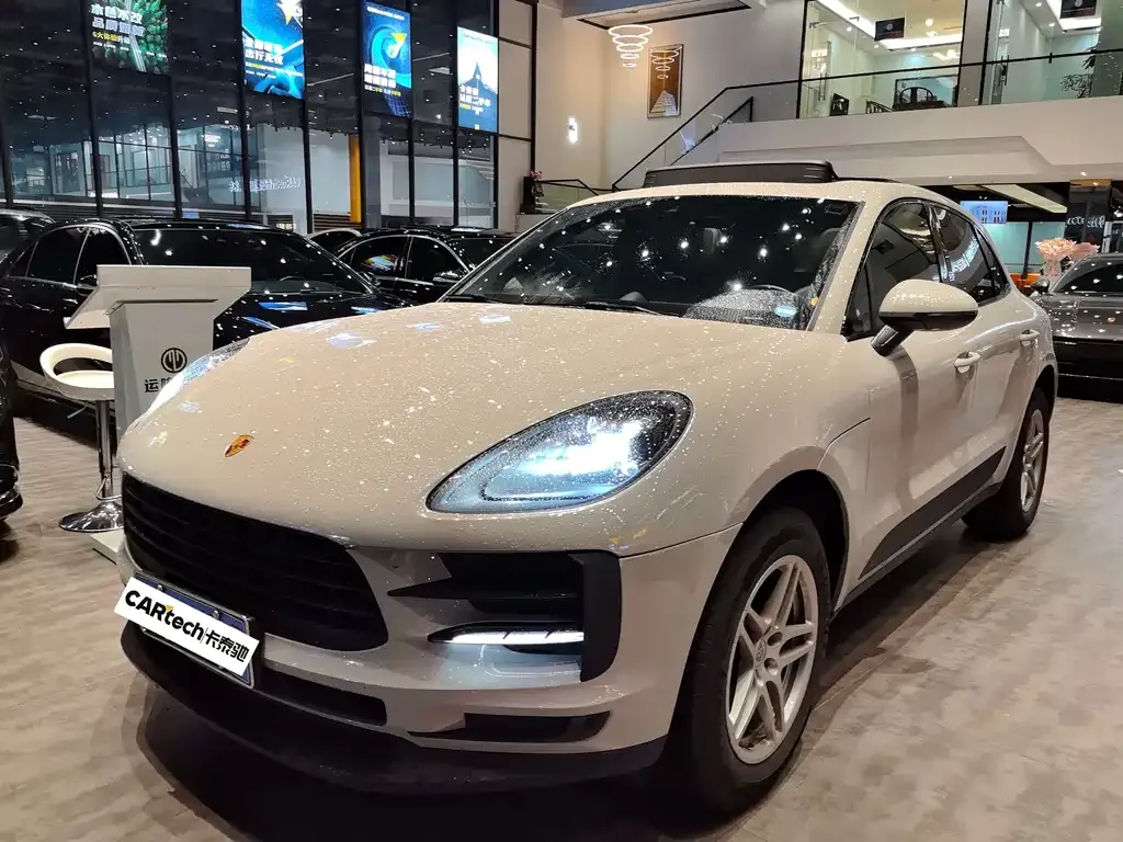 Porsche Macan — фото 1