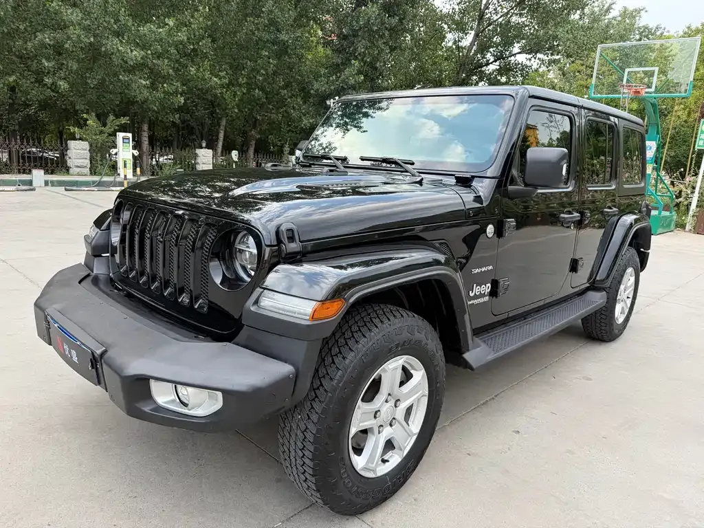 Jeep Wrangler — фото 1