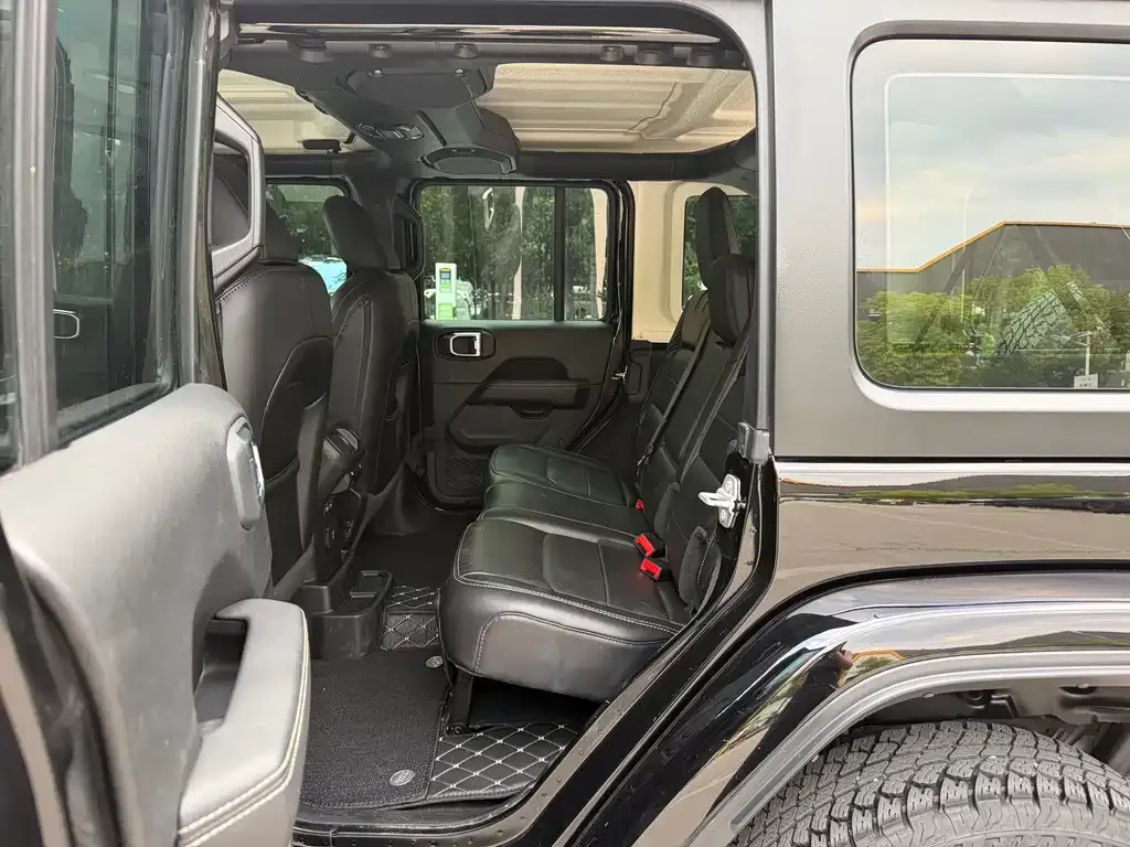 Jeep Wrangler — фото 4