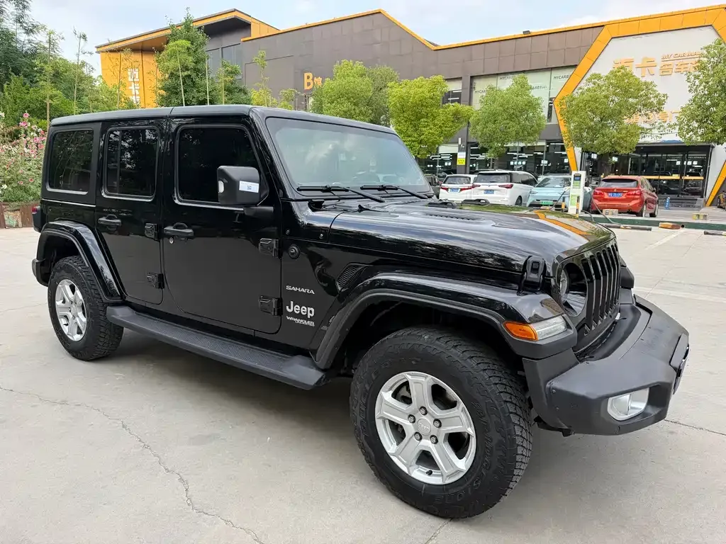 Jeep Wrangler — фото 9