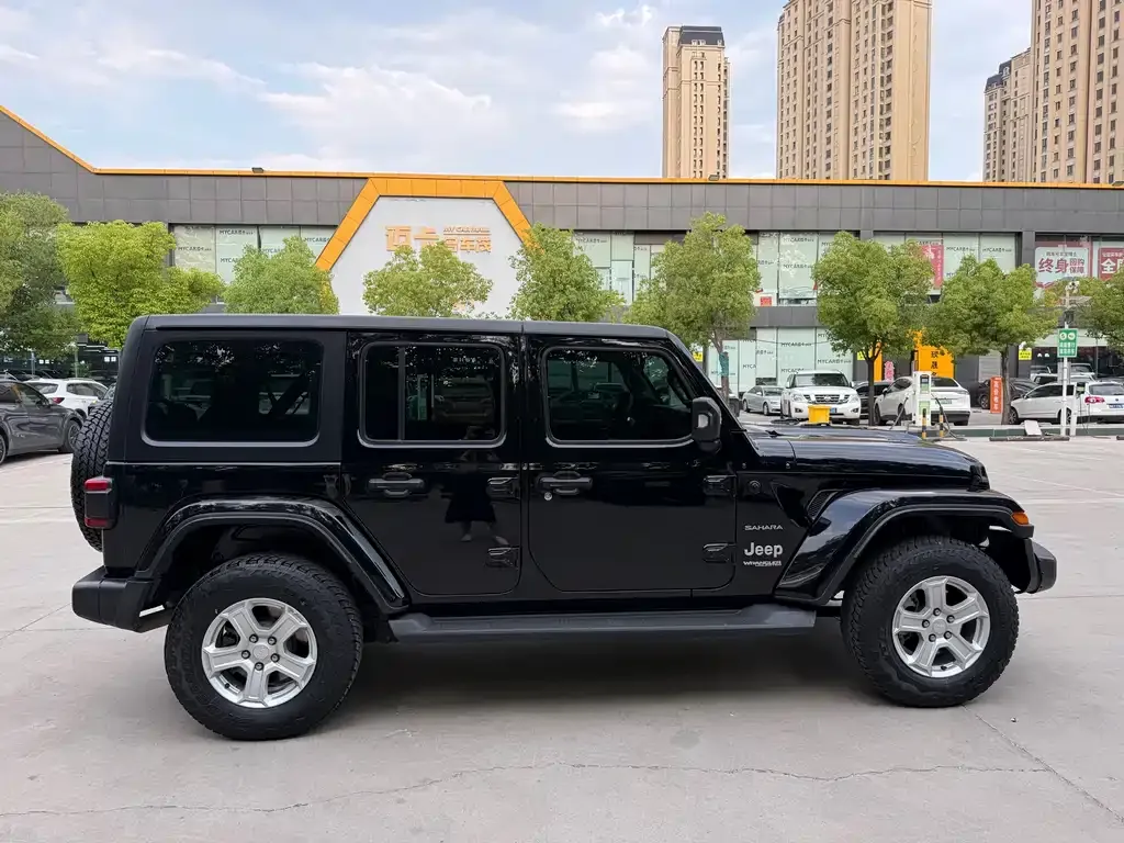 Jeep Wrangler — фото 6