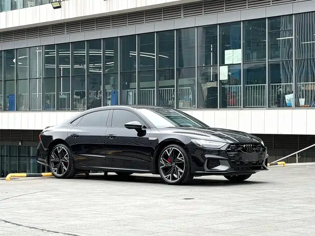 Audi A7L — фото 7