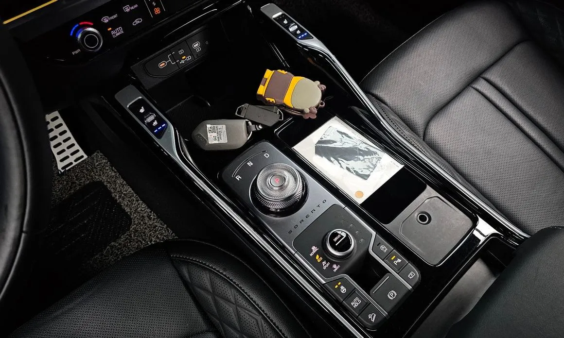 Kia Sorento — фото 7